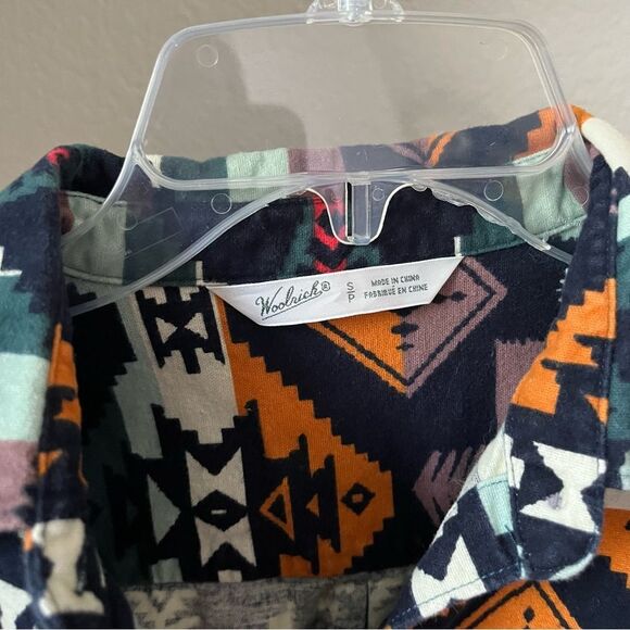 Woolrich Women’s Small Aztec Button-down Shirt - Picture 2 of 7